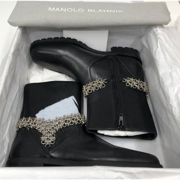 Manolo Blahnik Black Leather Ankle Boots With Silver Chain 7.5 - Picture 7 of 16